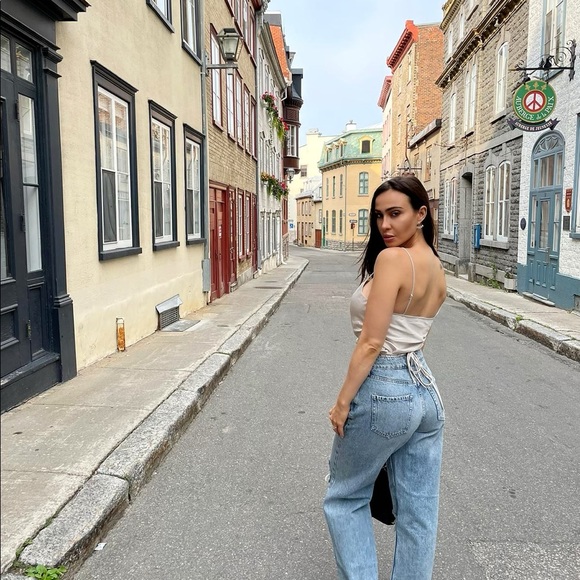 Meet your Posher, Megan - Picture 1 of 1